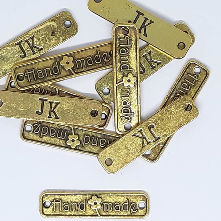 cedulka HAND MADE kovová 25 x 6 mm - antic zlatý